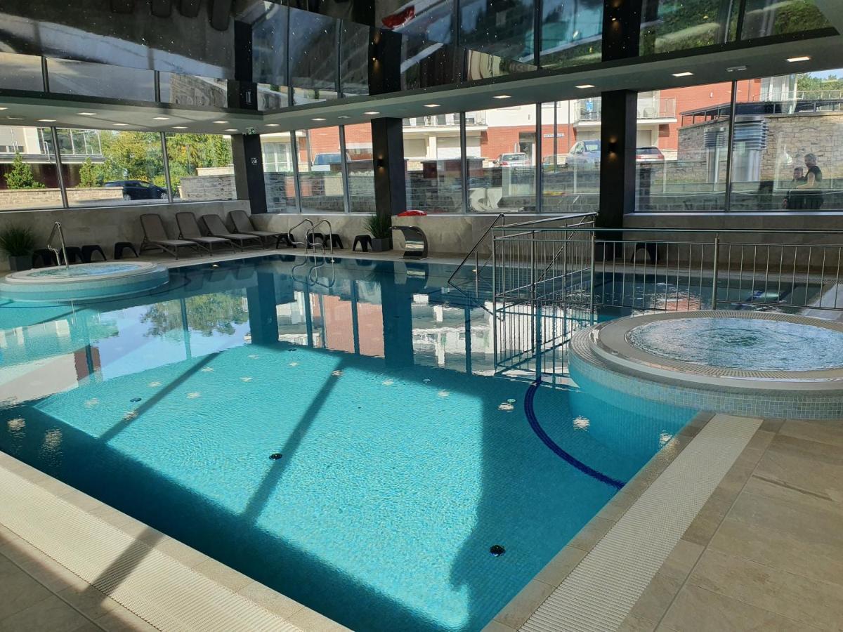 Apartament Szafir W Budynku Basenowym Morska Klifowa Реваль Екстер'єр фото